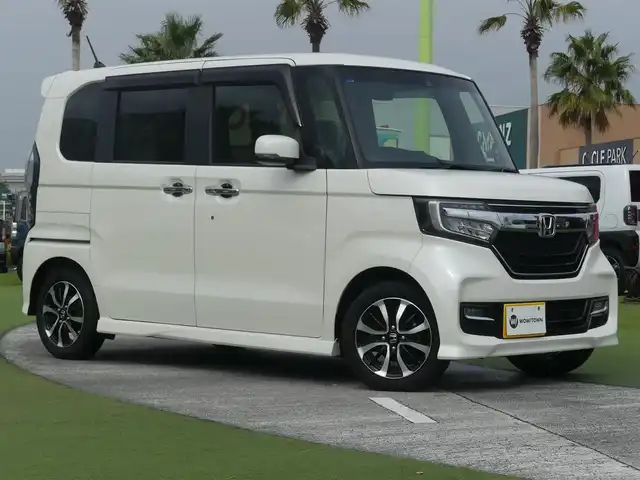 ホンダ Ｎ ＢＯＸ カスタム G EX ホンダセンシング 千葉県 2018(平30)年 5万km プレミアムホワイトパールⅡ ホンダセンシング/・衝突軽減ブレーキ（CMBS）/・車線維持支援システム（LKAS）/・アダプティブクルーズコントロール（ACC）/・後方誤発進抑制機能/・誤発進抑制機能/左パワースライドドア/右イージークローザードア/純正SDナビ/地デジTV/【DVD/CD再生機能　Bluetooth接続】/バックカメラ/ETC/LEDヘッドライト/フォグライト/ウインカーミラー/リアコーナーセンサー/サイド/カーテンエアバッグ/スマートキー