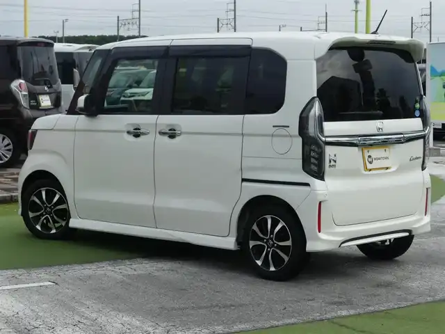 ホンダ Ｎ ＢＯＸ カスタム G EX ホンダセンシング 千葉県 2018(平30)年 5万km プレミアムホワイトパールⅡ ホンダセンシング/・衝突軽減ブレーキ（CMBS）/・車線維持支援システム（LKAS）/・アダプティブクルーズコントロール（ACC）/・後方誤発進抑制機能/・誤発進抑制機能/左パワースライドドア/右イージークローザードア/純正SDナビ/地デジTV/【DVD/CD再生機能　Bluetooth接続】/バックカメラ/ETC/LEDヘッドライト/フォグライト/ウインカーミラー/リアコーナーセンサー/サイド/カーテンエアバッグ/スマートキー