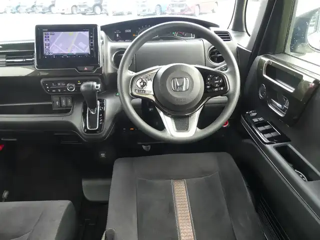 ホンダ Ｎ ＢＯＸ カスタム G EX ホンダセンシング 千葉県 2018(平30)年 5万km プレミアムホワイトパールⅡ ホンダセンシング/・衝突軽減ブレーキ（CMBS）/・車線維持支援システム（LKAS）/・アダプティブクルーズコントロール（ACC）/・後方誤発進抑制機能/・誤発進抑制機能/左パワースライドドア/右イージークローザードア/純正SDナビ/地デジTV/【DVD/CD再生機能　Bluetooth接続】/バックカメラ/ETC/LEDヘッドライト/フォグライト/ウインカーミラー/リアコーナーセンサー/サイド/カーテンエアバッグ/スマートキー