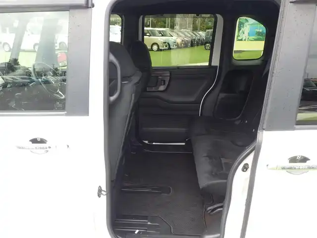 ホンダ Ｎ ＢＯＸ カスタム G EX ホンダセンシング 千葉県 2018(平30)年 5万km プレミアムホワイトパールⅡ ホンダセンシング/・衝突軽減ブレーキ（CMBS）/・車線維持支援システム（LKAS）/・アダプティブクルーズコントロール（ACC）/・後方誤発進抑制機能/・誤発進抑制機能/左パワースライドドア/右イージークローザードア/純正SDナビ/地デジTV/【DVD/CD再生機能　Bluetooth接続】/バックカメラ/ETC/LEDヘッドライト/フォグライト/ウインカーミラー/リアコーナーセンサー/サイド/カーテンエアバッグ/スマートキー