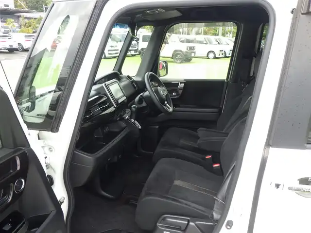 ホンダ Ｎ ＢＯＸ カスタム G EX ホンダセンシング 千葉県 2018(平30)年 5万km プレミアムホワイトパールⅡ ホンダセンシング/・衝突軽減ブレーキ（CMBS）/・車線維持支援システム（LKAS）/・アダプティブクルーズコントロール（ACC）/・後方誤発進抑制機能/・誤発進抑制機能/左パワースライドドア/右イージークローザードア/純正SDナビ/地デジTV/【DVD/CD再生機能　Bluetooth接続】/バックカメラ/ETC/LEDヘッドライト/フォグライト/ウインカーミラー/リアコーナーセンサー/サイド/カーテンエアバッグ/スマートキー