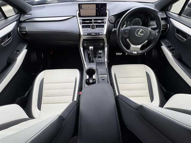 レクサス ＮＸ 300 Fスポーツ 徳島県 2017(平29)年 3.4万km ヒートブルーコントラストレイヤリング 純正メーカーナビ/　ラジオ/BT/SD/フルセグ/DISC/USB/AUX/サンルーフ/レクサスセーフティーシステム/パノラミックビューモニター/ドライブレコーダー/レーダークルーズコントロール/パワーバックドア/ビルトインETC2.0/3限LEDオートヘッドライト/シートヒーター/ステアリングヒーター/ベンチレーター/コーナーセンサー/純正フロアマット/ドアバイザー/ブラインドスポットモニター/パドルシフト/シートメモリ/アクティブサウンドコントロール/フォグライト/ドアバイザー