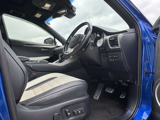 レクサス ＮＸ 300 Fスポーツ 徳島県 2017(平29)年 3.4万km ヒートブルーコントラストレイヤリング 純正メーカーナビ/　ラジオ/BT/SD/フルセグ/DISC/USB/AUX/サンルーフ/レクサスセーフティーシステム/パノラミックビューモニター/ドライブレコーダー/レーダークルーズコントロール/パワーバックドア/ビルトインETC2.0/3限LEDオートヘッドライト/シートヒーター/ステアリングヒーター/ベンチレーター/コーナーセンサー/純正フロアマット/ドアバイザー/ブラインドスポットモニター/パドルシフト/シートメモリ/アクティブサウンドコントロール/フォグライト/ドアバイザー