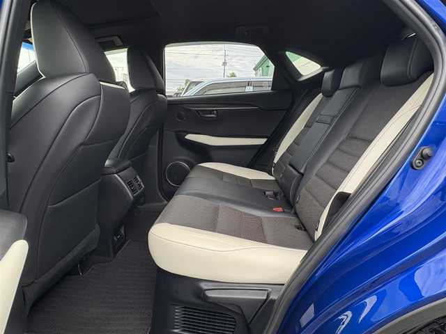 レクサス ＮＸ 300 Fスポーツ 徳島県 2017(平29)年 3.4万km ヒートブルーコントラストレイヤリング 純正メーカーナビ/　ラジオ/BT/SD/フルセグ/DISC/USB/AUX/サンルーフ/レクサスセーフティーシステム/パノラミックビューモニター/ドライブレコーダー/レーダークルーズコントロール/パワーバックドア/ビルトインETC2.0/3限LEDオートヘッドライト/シートヒーター/ステアリングヒーター/ベンチレーター/コーナーセンサー/純正フロアマット/ドアバイザー/ブラインドスポットモニター/パドルシフト/シートメモリ/アクティブサウンドコントロール/フォグライト/ドアバイザー