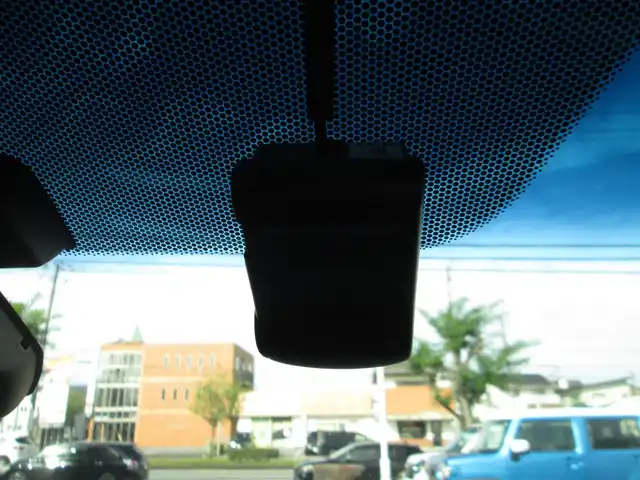 ホンダ フィット ハイブリット Lパッケージ 千葉県 2015(平27)年 0.9万km プレミアムホワイトパール 純正ナビ、ワンセグTV/バックカメラ/純正オーディオ【DVD/CD/BT/SD】/CTBA(シティブレーキアクティブシステム)/LEDヘッドライト/クルーズコントロール/革巻きステアリング/ナビ連動ステアリングスイッチ/ハーフレザーシート/前後コーナーセンサー/純正前方ドライブレコーダー/ビルトインETC/スペアキー