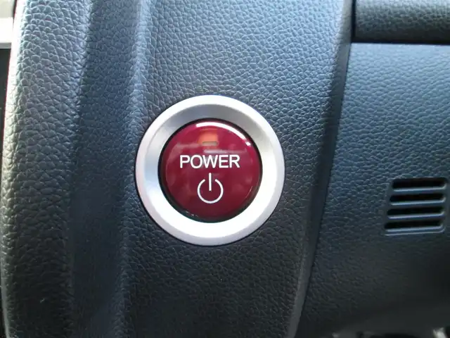 ホンダ フィット ハイブリット Lパッケージ 千葉県 2015(平27)年 0.9万km プレミアムホワイトパール 純正ナビ、ワンセグTV/バックカメラ/純正オーディオ【DVD/CD/BT/SD】/CTBA(シティブレーキアクティブシステム)/LEDヘッドライト/クルーズコントロール/革巻きステアリング/ナビ連動ステアリングスイッチ/ハーフレザーシート/前後コーナーセンサー/純正前方ドライブレコーダー/ビルトインETC/スペアキー