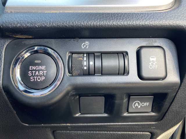 スバル インプレッサ スポーツ 2．0i－S アイサイト 茨城県 2016(平28)年 9.6万km クリスタルホワイトP 【(株)IDOMが運営する【じしゃロン水戸店】の自社ローン対象車両になります。こちらは現金ご利用時の価格です。自社ローンご希望の方は別途その旨お申付け下さい。】/4WD/ワンオーナー/社外SDナビ(CD/DVD/BT/フルセグ)/バックカメラ/全車速追従機能付クルコン/アイサイトver3/・プリクラッシュブレーキ/・アクティブレーンキープ/・AT誤発進/誤後進抑制制御/・ふらつき警報/・車線逸脱警報/・先行車発進お知らせ/・ステレオカメラ/オートライト/本革巻きステアリング/パドルシフト/ファブリック/合皮コンビシート/前席パワーシート/STIフロントリップ/ダウンサス/純正17インチアルミホイール/キーレスアクセス/プッシュスタート/禁煙車