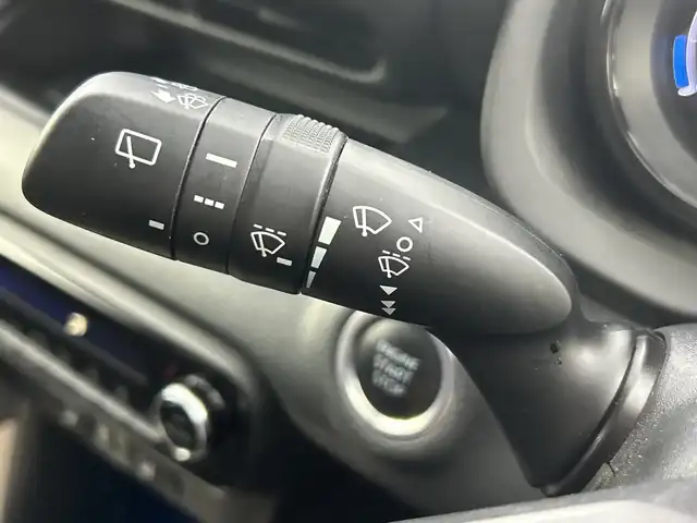 トヨタ ヤリス Z 愛知県 2022(令4)年 3.7万km ブラック 禁煙車/純正ディスプレイオーディオ/（AM/FM/Bluetooth/USB）/バックカメラ/トヨタセーフティセンス/・レーダークルーズコントロール/・プリクラッシュセーフティ/・レーントレーシングアシスト/・レーンディパーチャーアラート/・オートマチックハイビーム/・ロードサインアシスト/・プロアクティブドライビングアシスト/・発進遅れ告知機能/前後ドライブレコーダー/ETC/前席シートヒーター/LEDヘッドライト/純正ホイールキャップ/スマートキー/プッシュスタート/電動格納ミラー/純正フロアマット