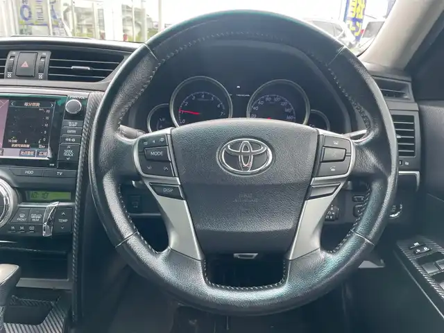 トヨタ マークＸ 250G Sパッケージ 茨城県 2012(平24)年 10.2万km ホワイトパールクリスタルシャイン (株)IDOMが運営する【じしゃロン水戸店】の自社ローン専用車両になりますこちらは現金またはオートローンご利用時の価格です。自社ローンご希望の方は別途その旨お申付け下さい/サンルーフ/黒革シート/パワーシート/シートヒーター/純正HDDナビ/フルセグ/Bluetooth/サイド＆バックカメラ/ETC/HIDヘッドライト/車高調