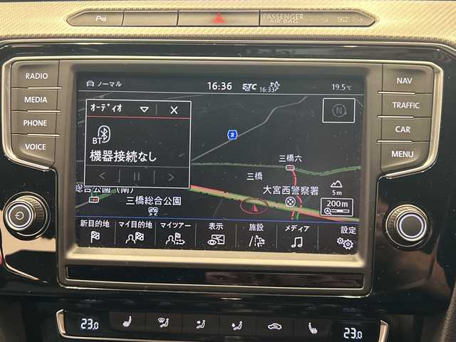 フォルクスワーゲン パサート ヴァリアント TSI Rライン 埼玉県 2015(平27)年 5.4万km 白 純正ナビ/　CD/DVD/BT/フルセグ/パワーバックドア/バックカメラ/レーダークルーズコントロール/コーナーセンサー/LEDオートライト/革シート/パワーシート/メモリーシート/シートヒーター/ステアリングリモコン/アイドリングストップ/スマートキー/禁煙車