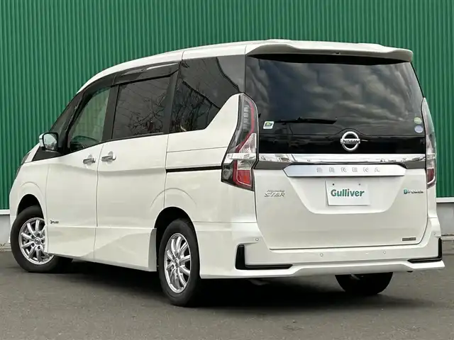 日産 セレナ e－パワー ハイウェイスター V 宮城県 2020(令2)年 5.7万km ブリリアントホワイトパール セーフティパッケージB/・プロパイロット/・SRSエアバッグ（サイド/カーテン）/・インテリジェントアラウンドビューモニター/・インテリジェントパーキングアシスト/・ふらつき警報/・電動パーキングブレーキ/・オートブレーキホールド/寒冷地仕様/・前席ヒーターシート/・ステアリングヒーター  /・ヒーター付ドアミラー/・リアオートエアコン/・3列目ヒーターダクト/＝＝＝/インテリジェントエマージェンシーブレーキ/車線逸脱警報/車線逸脱防止支援システム/踏み間違い衝突防止アシスト/後側方衝突防止支援システム/後側方車両検知警報/後退時車両検知警報/標識検知機能/コーナーセンサー/純正10インチナビ/・CD/DVD/・Bluetooth/・フルセグTV/ビルトインETC/ドライブレコーダー/ハンズフリーパワースライドドア（両側）/革巻きステアリング/ステアリングスイッチ/LEDヘッドランプ/フォグランプ/オートライト/スマートキー＆プッシュスタート/15インチAW/フロアマット/ドアバイザー