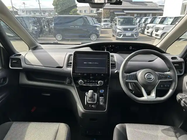 日産 セレナ e－パワー ハイウェイスター V 宮城県 2020(令2)年 5.7万km ブリリアントホワイトパール セーフティパッケージB/・プロパイロット/・SRSエアバッグ（サイド/カーテン）/・インテリジェントアラウンドビューモニター/・インテリジェントパーキングアシスト/・ふらつき警報/・電動パーキングブレーキ/・オートブレーキホールド/寒冷地仕様/・前席ヒーターシート/・ステアリングヒーター  /・ヒーター付ドアミラー/・リアオートエアコン/・3列目ヒーターダクト/＝＝＝/インテリジェントエマージェンシーブレーキ/車線逸脱警報/車線逸脱防止支援システム/踏み間違い衝突防止アシスト/後側方衝突防止支援システム/後側方車両検知警報/後退時車両検知警報/標識検知機能/コーナーセンサー/純正10インチナビ/・CD/DVD/・Bluetooth/・フルセグTV/ビルトインETC/ドライブレコーダー/ハンズフリーパワースライドドア（両側）/革巻きステアリング/ステアリングスイッチ/LEDヘッドランプ/フォグランプ/オートライト/スマートキー＆プッシュスタート/15インチAW/フロアマット/ドアバイザー