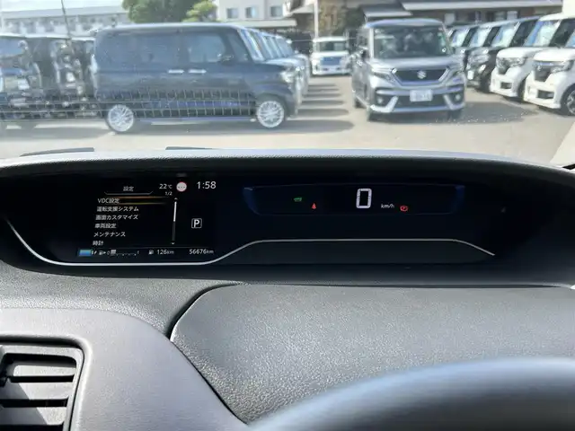 日産 セレナ e－パワー ハイウェイスター V 宮城県 2020(令2)年 5.7万km ブリリアントホワイトパール セーフティパッケージB/・プロパイロット/・SRSエアバッグ（サイド/カーテン）/・インテリジェントアラウンドビューモニター/・インテリジェントパーキングアシスト/・ふらつき警報/・電動パーキングブレーキ/・オートブレーキホールド/寒冷地仕様/・前席ヒーターシート/・ステアリングヒーター  /・ヒーター付ドアミラー/・リアオートエアコン/・3列目ヒーターダクト/＝＝＝/インテリジェントエマージェンシーブレーキ/車線逸脱警報/車線逸脱防止支援システム/踏み間違い衝突防止アシスト/後側方衝突防止支援システム/後側方車両検知警報/後退時車両検知警報/標識検知機能/コーナーセンサー/純正10インチナビ/・CD/DVD/・Bluetooth/・フルセグTV/ビルトインETC/ドライブレコーダー/ハンズフリーパワースライドドア（両側）/革巻きステアリング/ステアリングスイッチ/LEDヘッドランプ/フォグランプ/オートライト/スマートキー＆プッシュスタート/15インチAW/フロアマット/ドアバイザー