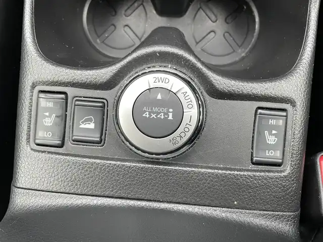 日産 エクストレイル 20X エマージェンシーブレーキ 愛知県 2013(平25)年 8.9万km ダイヤモンドブラック (株)IDOMが運営する【じしゃロン名古屋鳴海店】の自社ローン専用車両になりますこちらは現金またはオートローンご利用時の価格です。自社ローンご希望の方は別途その旨お申付け下さい/4WD/社外メモリーナビ/バックカメラ/フルセグTV/パワーバックドア/ルーフレール/ETC/シートヒーター(運転席/助手席)/プッシュスタート/合否シート/保証書/取扱説明書/スペアキー