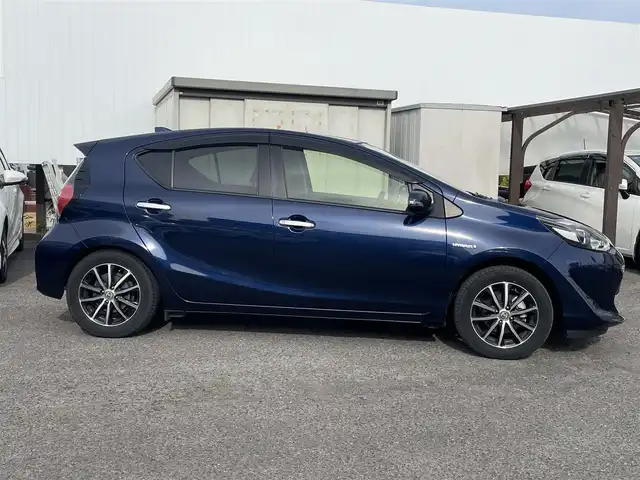 トヨタ アクア 福島県 2018(平30)年 4.8万km ダークブルーマイカ 純正SDナビ/フルセグテレビ/バックカメラ/ビルトインETC/クルーズコントロール/社外15インチAW/前席シートヒーター/プッシュスタート/スタッドレスタイヤ積込