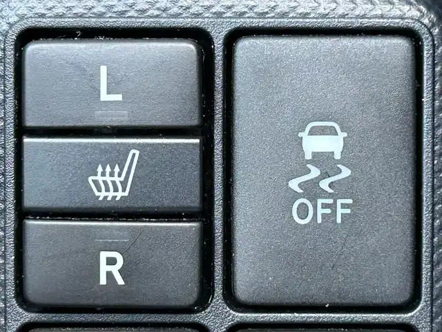 トヨタ アクア S スタイルブラック 熊本県 2020(令2)年 0.8万km ホワイトパールクリスタルシャイン 純正ナビ/・AM/FM/CD/SD/AUX/BT/・フルセグTV/全周囲カメラ/トヨタセーフティセンス/・レーンディパーチャーアラート/・パーキングサポートブレーキ/・クリアランスソナー/・先行車発進お知らせ機能/・オートマチックハイビーム/前後コーナーセンサー/ステアリングリモコン/オートライト/・LEDライト/D/N席シートヒーター/電動格納ミラー/・ウィンカーミラー/前後ドライブレコーダー（TZ-DR210）/ドアバイザー/純正フロアマット/スマートキー