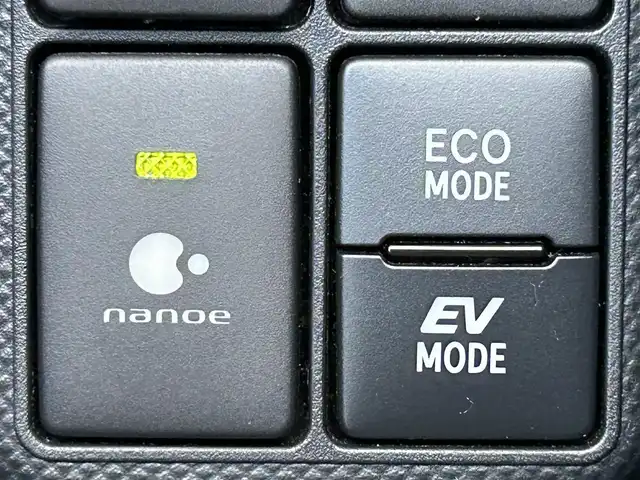 トヨタ アクア S スタイルブラック 熊本県 2020(令2)年 0.8万km ホワイトパールクリスタルシャイン 純正ナビ/・AM/FM/CD/SD/AUX/BT/・フルセグTV/全周囲カメラ/トヨタセーフティセンス/・レーンディパーチャーアラート/・パーキングサポートブレーキ/・クリアランスソナー/・先行車発進お知らせ機能/・オートマチックハイビーム/前後コーナーセンサー/ステアリングリモコン/オートライト/・LEDライト/D/N席シートヒーター/電動格納ミラー/・ウィンカーミラー/前後ドライブレコーダー（TZ-DR210）/ドアバイザー/純正フロアマット/スマートキー