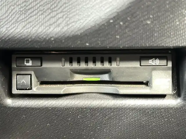 トヨタ アクア S スタイルブラック 熊本県 2020(令2)年 0.8万km ホワイトパールクリスタルシャイン 純正ナビ/・AM/FM/CD/SD/AUX/BT/・フルセグTV/全周囲カメラ/トヨタセーフティセンス/・レーンディパーチャーアラート/・パーキングサポートブレーキ/・クリアランスソナー/・先行車発進お知らせ機能/・オートマチックハイビーム/前後コーナーセンサー/ステアリングリモコン/オートライト/・LEDライト/D/N席シートヒーター/電動格納ミラー/・ウィンカーミラー/前後ドライブレコーダー（TZ-DR210）/ドアバイザー/純正フロアマット/スマートキー