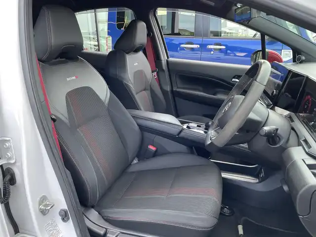 日産 オーラ ニスモ 島根県 2021(令3)年 6.6万km ピュアホワイトパール / スーパーブラック 2トーン 純正ナビ/Bluetooth/HDMI/プロパイロット/柿本製マフラー/デジタルインナーミラー/全周囲カメラ/バックカメラ/フロントカメラ/サイドカメラ/ワイヤレス充電/ドライブレコーダー/前後コーナーセンサー/ブラインドスポットモニター/レーンキープアシスト/横滑り防止装置/衝突被害軽減ブレーキ/オートライト/LEDヘッドライト/フォグランプ/禁煙車/ETC2.0/純正14インチAW