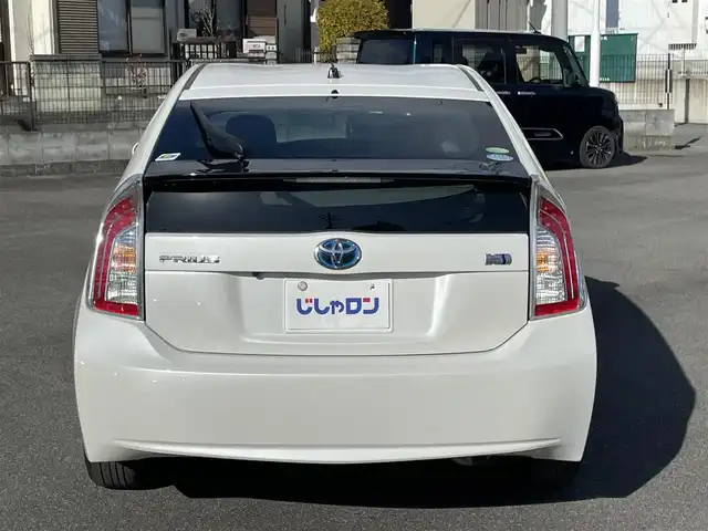 トヨタ プリウス S 山梨県 2014(平26)年 8.3万km ホワイトパールクリスタルシャイン (株)IDOMが運営する【じしゃロン甲府店】の自社ローン専用車両になります。/こちらは現金またはオートローンご利用時の価格です。自社ローンご希望の方は別途その旨お申付け下さい/純正メモリーナビ/（ワンセグTV・CD・BTオーディオ）/バックカメラ/ビルトインETC/前後ドライブレコーダー/HIDヘッドライト/オートライト/フォグランプ/プッシュスタート/スマートキー/社外15インチアルミホイール/スタッドレスタイヤ（社外アルミホイール付）車内積込/整備手帳/ナビ取扱説明書
