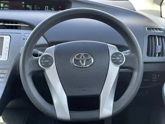 トヨタ プリウス S 山梨県 2014(平26)年 8.3万km ホワイトパールクリスタルシャイン (株)IDOMが運営する【じしゃロン甲府店】の自社ローン専用車両になります。/こちらは現金またはオートローンご利用時の価格です。自社ローンご希望の方は別途その旨お申付け下さい/純正メモリーナビ/（ワンセグTV・CD・BTオーディオ）/バックカメラ/ビルトインETC/前後ドライブレコーダー/HIDヘッドライト/オートライト/フォグランプ/プッシュスタート/スマートキー/社外15インチアルミホイール/スタッドレスタイヤ（社外アルミホイール付）車内積込/整備手帳/ナビ取扱説明書