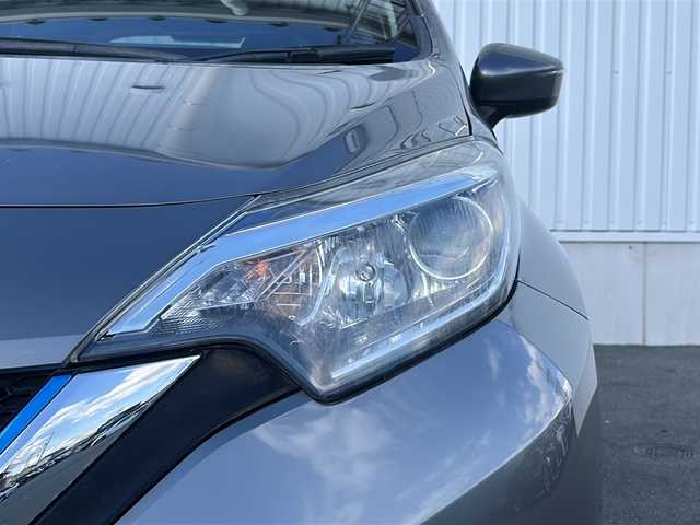 日産 ノート e－パワー X 三重県 2017(平29)年 3.4万km ダークメタルグレー 純正ナビ/フルセグTV/バックカメラ/衝突被害軽減システム/レーンキープアシスト/横滑り防止装置/電動格納ミラー/オートライト/純正フロアマット　
