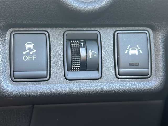 日産 ノート e－パワー X 三重県 2017(平29)年 3.4万km ダークメタルグレー 純正ナビ/フルセグTV/バックカメラ/衝突被害軽減システム/レーンキープアシスト/横滑り防止装置/電動格納ミラー/オートライト/純正フロアマット　