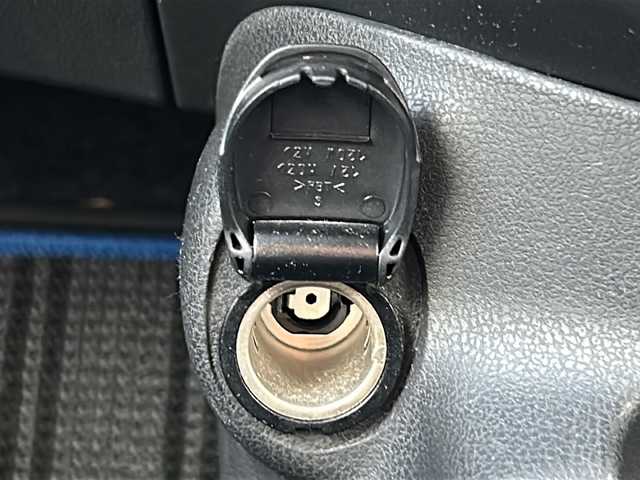 日産 ノート e－パワー X 三重県 2017(平29)年 3.4万km ダークメタルグレー 純正ナビ/フルセグTV/バックカメラ/衝突被害軽減システム/レーンキープアシスト/横滑り防止装置/電動格納ミラー/オートライト/純正フロアマット　