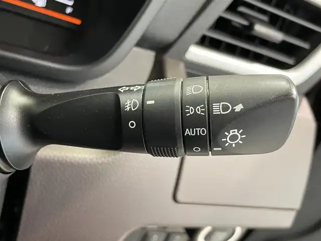 トヨタ ルーミー G S 鹿児島県 2017(平29)年 5.7万km プラムブラウンパールクリスタルシャイン 7インチ社外ナビ/・バックカメラ/Bluetooth/フルセグTV/両側パワースライド/スマートアシスト/・衝突回避支援ブレーキ/・ペダル踏み間違い時加速抑制装置/・車線逸脱警報/・先行車発信お知らせ機能/・クルーズコントロール/横滑り防止装置/コーナーセンサー/純正フロアマット/オートライト/オートエアコン/ドアバイザー/ETC/ハロゲンヘッドライト/フロントフォグランプ