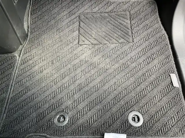 トヨタ ルーミー G S 鹿児島県 2017(平29)年 5.7万km プラムブラウンパールクリスタルシャイン 7インチ社外ナビ/・バックカメラ/Bluetooth/フルセグTV/両側パワースライド/スマートアシスト/・衝突回避支援ブレーキ/・ペダル踏み間違い時加速抑制装置/・車線逸脱警報/・先行車発信お知らせ機能/・クルーズコントロール/横滑り防止装置/コーナーセンサー/純正フロアマット/オートライト/オートエアコン/ドアバイザー/ETC/ハロゲンヘッドライト/フロントフォグランプ