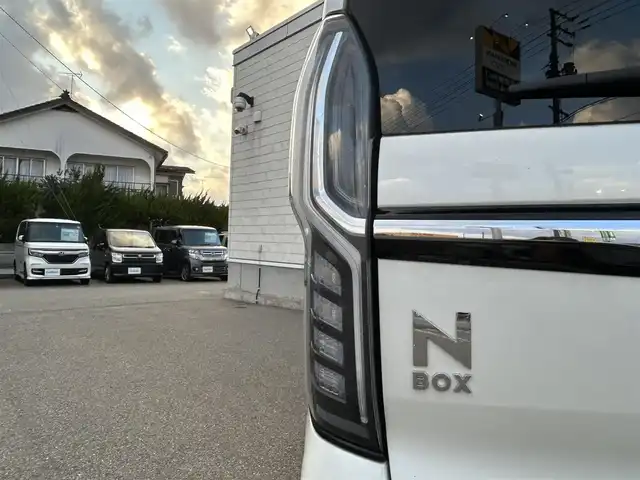 ホンダ Ｎ ＢＯＸ カスタム G EX ターボ ホンダセンシング 山形県 2017(平29)年 7.2万km プレミアムホワイトパールⅡ 純正8インチSDナビ/・フルセグ/CD/DVD/AM/FM/Bluetooth/衝突被害軽減ブレーキ/横滑り防止装置/盗難防止装置/コーナーセンサー/バックカメラ/オートライト/LEDライト/フォグランプ/スマートキー/スペアキー/両側パワースライドドア/クルーズコントロール/レーンキープアシスト/ダブルサイドエアバック/ETC/ドライブレコーダー/純正アルミホイール/シートヒーター