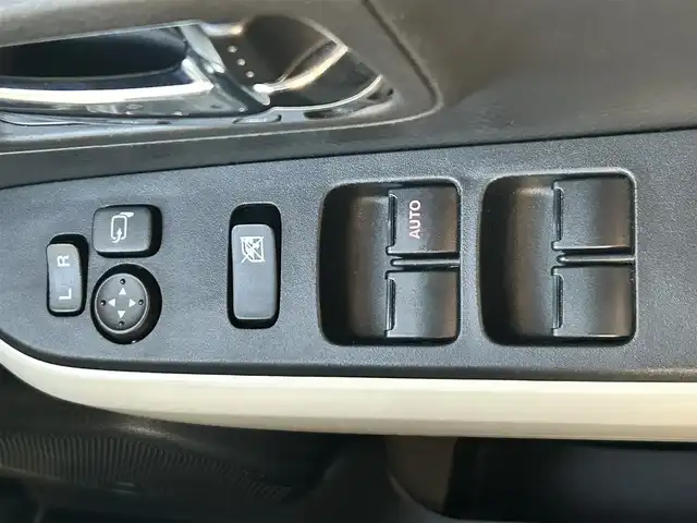 スズキ クロスビー HYBRID MZ 静岡県 2020(令2)年 3.7万km キャラバンアイボリーパールメタリック/ブラック 2トーンルーフ ユーザー買取車両/ワンオーナー/純正SDナビ(CN-RZ753W)/　【CD/DVD/BT/地デジフルセグTV】/純正16インチAW/クルーズコントロール/全方位モニター/前席シートヒーター/ドライブレコーダー/パドルシフト/デュアルセンサーブレーキサポート/誤発進抑制機能/後退時ブレーキサポート/後方誤発進抑制機能/リアパーキングセンサー/アイドリングストップシステム/ビルトインETC/スマートキー/プッシュスタート/USBポート/新車時保証書/取扱説明書