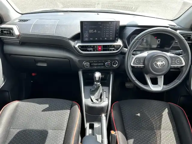 トヨタ ライズ Z 熊本県 2020(令2)年 9.8万km シャイニングホワイトパール 純正ディスプレイオーディオ/・AM/FM/Bluetooth/フルセグTV/AppleCarPlay/全周囲カメラ/スマートアシスト/・クリアランスソナー/・衝突被害軽減ブレーキ/・車線逸脱警報/・先行車発進お知らせ機能/・オートハイビーム/革巻きステアリング/ステアリングスイッチ/D/Nシートヒーター/電動格納ミラー/ウィンカーミラー/クルーズコントロール/ビルトインETC/LEDヘッドライト/フォグランプ/アイドリングストップ/ドアバイザー/スマートキー/プッシュスタート/純正フロアマット/純正アルミホイール