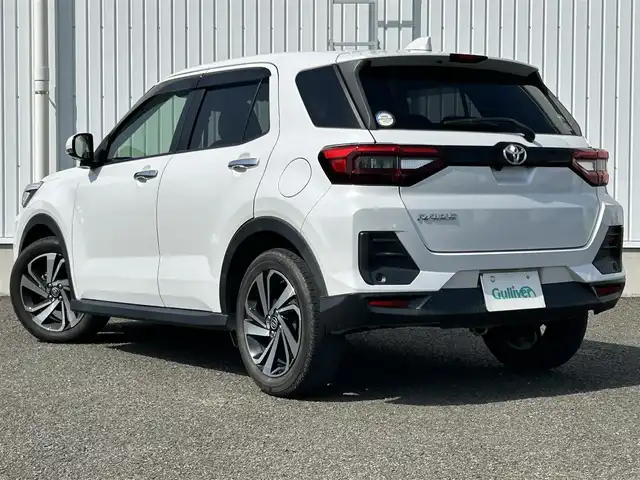 トヨタ ライズ Z 熊本県 2020(令2)年 9.8万km シャイニングホワイトパール 純正ディスプレイオーディオ/・AM/FM/Bluetooth/フルセグTV/AppleCarPlay/全周囲カメラ/スマートアシスト/・クリアランスソナー/・衝突被害軽減ブレーキ/・車線逸脱警報/・先行車発進お知らせ機能/・オートハイビーム/革巻きステアリング/ステアリングスイッチ/D/Nシートヒーター/電動格納ミラー/ウィンカーミラー/クルーズコントロール/ビルトインETC/LEDヘッドライト/フォグランプ/アイドリングストップ/ドアバイザー/スマートキー/プッシュスタート/純正フロアマット/純正アルミホイール