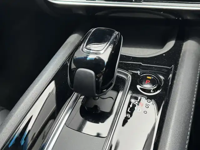ホンダ ヴェゼル ハイブリッド Z ホンダセンシング 滋賀県 2018(平30)年 5.6万km ミッドナイトブルービームM 禁煙車/純正ナビ/(CD/DVD/フルセグ/Bluetooth)/バックカメラ/ハーフレザーシート/シートヒーター(D/N)/ドラレコ/レーダークルコン/ステアリングスイッチ/LEDヘッドライト/オートライト/レーンキープアシスト/プッシュスタート/スマートキー/スペアキー