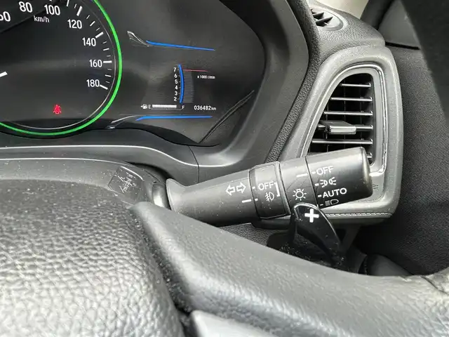 ホンダ ヴェゼル ハイブリッド X 埼玉県 2014(平26)年 3.7万km クリスタルブラックパール ワンオーナー/社外ナビ/(フルセグ/CD/DVD/USB/AM/FM/HDMI/MHL）/バックカメラ/プッシュスタート/スマートキー/電子パーキングブレーキ/BRAKEHOLD/純正フロアマット/クルーズコントロール/パドルシフト/純正ビルドインETC/トノカバー/純正ドアバイザー/AAC/パワーステアリング/パワーウィンドウ/車両/ナビ取扱説明書/保証書