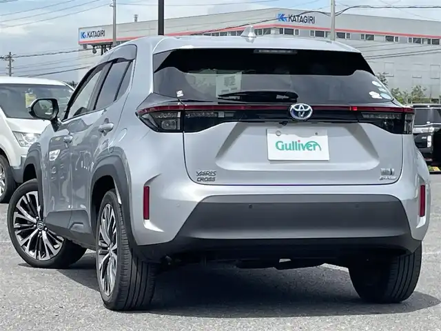トヨタ ヤリスクロス ハイブリッド Z 道央・札幌 2021(令3)年 4.2万km シルバーメタリック ４WD/ワンオーナー/寒冷地仕様/純正ディーラーOPナビ/AM/FM/BT/フルセグ/トヨタセーフティセンス/プリクラッシュセーフティ/横滑り防止装置/レーダークルーズコントロール/ダウンヒルアシストコントロール/レーンキープアシスト/クリアランスソナー/パーキングアシスト/パノラミックビューモニター/ビルトインETC/EVMODE/DRIVEMODE/D席パワーシート/前席シートヒーター/ハーフレザーシート/革巻きステアリング/ステアリングリモコン/AC100V/電動パーキング/ブレーキホールド/レーダー探知機/プッシュスタート/スマートキー/LEDヘッドライト/オートライト/オートハイビーム/フォグランプ/電動格納ミラー/ヒーテッドドアミラー/ウィンカーミラー/純正フロアマット/ドアバイザー/社外AW付冬タイヤ積込/205/65/R16/2019年/山4mm