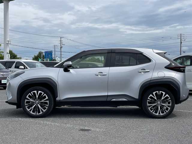トヨタ ヤリスクロス ハイブリッド Z 道央・札幌 2021(令3)年 4.2万km シルバーメタリック ４WD/ワンオーナー/寒冷地仕様/純正ディーラーOPナビ/AM/FM/BT/フルセグ/トヨタセーフティセンス/プリクラッシュセーフティ/横滑り防止装置/レーダークルーズコントロール/ダウンヒルアシストコントロール/レーンキープアシスト/クリアランスソナー/パーキングアシスト/パノラミックビューモニター/ビルトインETC/EVMODE/DRIVEMODE/D席パワーシート/前席シートヒーター/ハーフレザーシート/革巻きステアリング/ステアリングリモコン/AC100V/電動パーキング/ブレーキホールド/レーダー探知機/プッシュスタート/スマートキー/LEDヘッドライト/オートライト/オートハイビーム/フォグランプ/電動格納ミラー/ヒーテッドドアミラー/ウィンカーミラー/純正フロアマット/ドアバイザー/社外AW付冬タイヤ積込/205/65/R16/2019年/山4mm