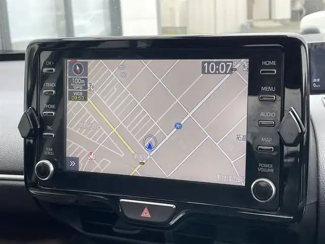 トヨタ ヤリスクロス ハイブリッド Z 道央・札幌 2021(令3)年 4.2万km シルバーメタリック ４WD/ワンオーナー/寒冷地仕様/純正ディーラーOPナビ/AM/FM/BT/フルセグ/トヨタセーフティセンス/プリクラッシュセーフティ/横滑り防止装置/レーダークルーズコントロール/ダウンヒルアシストコントロール/レーンキープアシスト/クリアランスソナー/パーキングアシスト/パノラミックビューモニター/ビルトインETC/EVMODE/DRIVEMODE/D席パワーシート/前席シートヒーター/ハーフレザーシート/革巻きステアリング/ステアリングリモコン/AC100V/電動パーキング/ブレーキホールド/レーダー探知機/プッシュスタート/スマートキー/LEDヘッドライト/オートライト/オートハイビーム/フォグランプ/電動格納ミラー/ヒーテッドドアミラー/ウィンカーミラー/純正フロアマット/ドアバイザー/社外AW付冬タイヤ積込/205/65/R16/2019年/山4mm