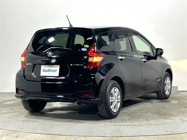 日産 ノート e－パワー X 大阪府 2016(平28)年 2.7万km スーパーブラック 純正ナビ(フルセグ/DVD再生/Bluetooth) 360カメラ ETC デジタルインナーミラー 衝突軽減 レーンアシスト クリアランスソナー オートライト ドラレコ スマートキー プッシュスタート