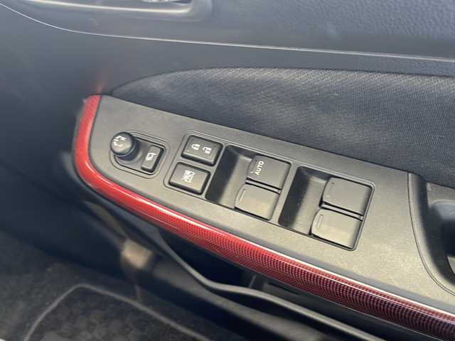 スズキ スイフト スポーツ セーフティPKG 愛知県 2018(平30)年 5.9万km チャンピオンイエロー 衝突被害軽減ブレーキ/社外8インチSD（ナビあり）/クルーズコントロール/シートヒーター/フルセグTV/CD DVD/Bluetooth/バックカメラ/純正アルミホイール/LEDヘッドライト/インテリジェントミラー/オートライト/ETC/ステアリングスイッチ/スマートキー/プッシュスタート
