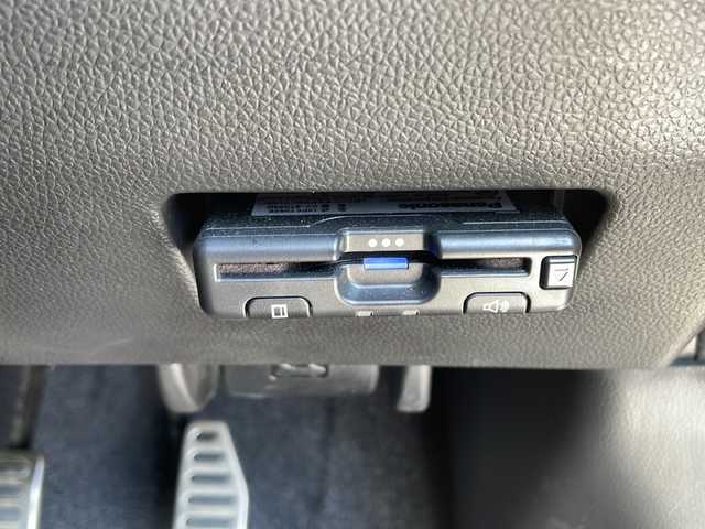 スズキ スイフト スポーツ セーフティPKG 愛知県 2018(平30)年 5.9万km チャンピオンイエロー 衝突被害軽減ブレーキ/社外8インチSD（ナビあり）/クルーズコントロール/シートヒーター/フルセグTV/CD DVD/Bluetooth/バックカメラ/純正アルミホイール/LEDヘッドライト/インテリジェントミラー/オートライト/ETC/ステアリングスイッチ/スマートキー/プッシュスタート