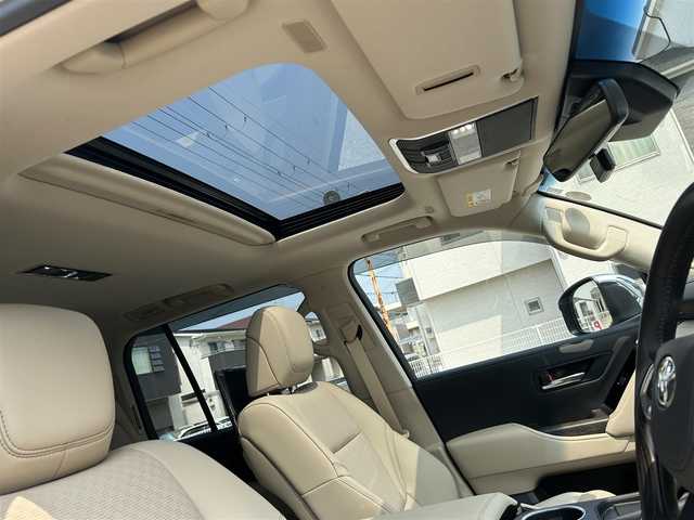 トヨタ ランドクルーザー ZX 兵庫県 2023(令5)年 0.4万km プレシャスホワイトパール 純正JBLサウンド12.3型ディスプレイオーディオナビ/CD/DVD/BT/フルセグTV/パノラミックビューモニター/リアエンターテインメントシステム/フロントドライブレコーダー/サンルーフ/ETC/クルーズコントロール（追従機能あり）/ワンオーナー/20インチアルミホイール/本革シート/電動リアゲート/快適温熱シート（前後）/セカンドシートベンチレーション/指紋認証スタートスイッチ/パーキングサポートブレーキ/取説・保証/スペアキーあり/プリクラッシュセーフティ/レーンアシスト/オートマチックハイビーム/ペダル踏み間違い時加速抑制装置/ドライバー異常時対応システム/発進遅れ告知機能/ロードサインアシスト