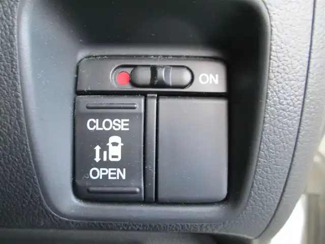 ホンダ Ｎ ＢＯＸ G Lパッケージ 千葉県 2016(平28)年 3.4万km プレミアムホワイトパールⅡ ワンオーナー/保証書/取説/R1/R3/R5 ディラー点検記録簿/純正SDナビフルセグTV/CD/DVD/SD/Bluetoothオーディオ/バックカメラ/左リアパワースライドドア/ステアリングオーディオ連動リモコン/ウインカー付きドアミラー/後席シートスライド/シートバックテーブル/後席スピーカー/D席シートリフト/ヘッドライトレベライザー/ビルトインETC