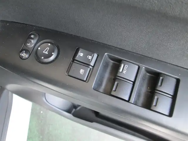 ホンダ Ｎ ＢＯＸ G Lパッケージ 千葉県 2016(平28)年 3.4万km プレミアムホワイトパールⅡ ワンオーナー/保証書/取説/R1/R3/R5 ディラー点検記録簿/純正SDナビフルセグTV/CD/DVD/SD/Bluetoothオーディオ/バックカメラ/左リアパワースライドドア/ステアリングオーディオ連動リモコン/ウインカー付きドアミラー/後席シートスライド/シートバックテーブル/後席スピーカー/D席シートリフト/ヘッドライトレベライザー/ビルトインETC
