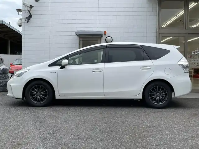 トヨタ プリウス α S 滋賀県 2013(平25)年 9.1万km ホワイトパールクリスタルシャイン (株)IDOMが運営する【じしゃロン草津店】の自社ローン専用車両になりますこちらは現金またはオートローンご利用時の価格です。自社ローンご希望の方は別途その旨お申付け下さい