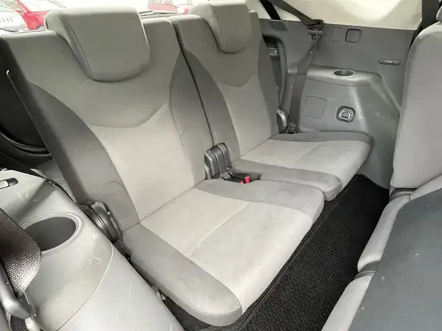 トヨタ プリウス α S 滋賀県 2013(平25)年 9.1万km ホワイトパールクリスタルシャイン (株)IDOMが運営する【じしゃロン草津店】の自社ローン専用車両になりますこちらは現金またはオートローンご利用時の価格です。自社ローンご希望の方は別途その旨お申付け下さい