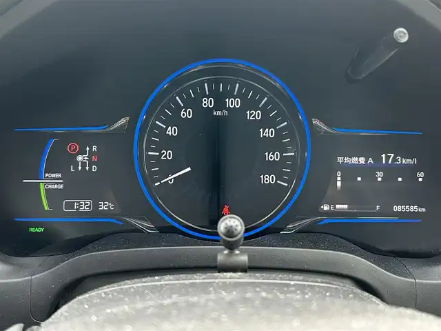 ホンダ ヴェゼル ハイブリッド Z 和歌山県 2016(平28)年 8.6万km ホワイトオーキッドパール 社外7インチナビ（MDV-Z701）/バックカメラ/フルセグTV/BT/HDMI/KENWOODツイーター/衝突軽減ブレーキ/クルーズコントロール/オートライト/横滑り防止/ドラレコ/ETC/シートヒーター/ハーフレザーシート/ルーフレール/LEDヘッドライト/フォグランプ/パドルシフト