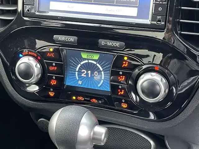 日産 ジューク 宮崎県 2014(平26)年 3.1万km オーロラフレアブルーパール 純正ナビ/フルセグTV/バックカメラ/ケンウッドドライブレコーダー/ビークルダイナミクスコントロール/オートライト/オートエアコン/本革巻きステアリング/スエード調トリコットシート/インテリジェントキー/プッシュエンジンスターター/イモビライザー/禁煙車