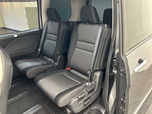日産 セレナ e－パワー ハイウェイスター V 愛媛県 2021(令3)年 4.4万km ダークメタルグレー １０型ナビ/フルセグ／Ｂｌｕｅｔｏｏｔｈ/全方位カメラ/１１型後席モニター/プロパイロット/衝突軽減ブレーキ/レーンキープアシスト/レーダークルーズコントロール/ＥＴＣ/前方ドライブレコーダー/両側パワースライドドア/オートマチックハイビーム/IMPULエアロ/デジタルインナーミラー/ブラインドスポットモニター